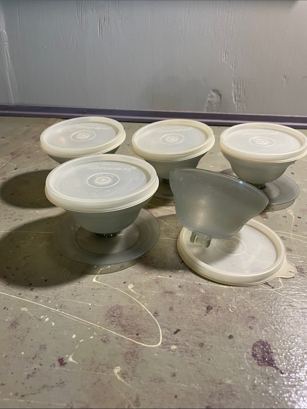 Tupperware Dessert Cups with lids – Gray (Set of 5) vintage